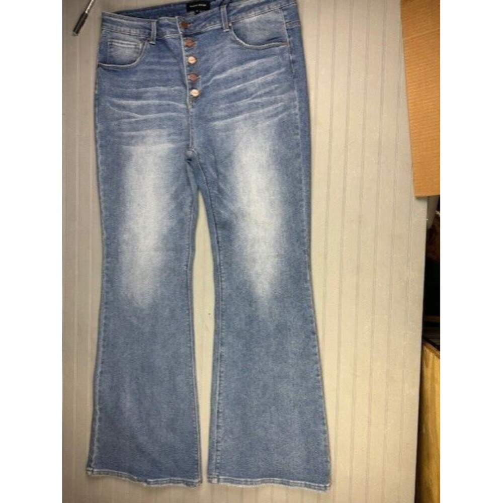 Risen Size 3XL Womens Jeans High Rise Button Fly Flare Stretch Light Wash